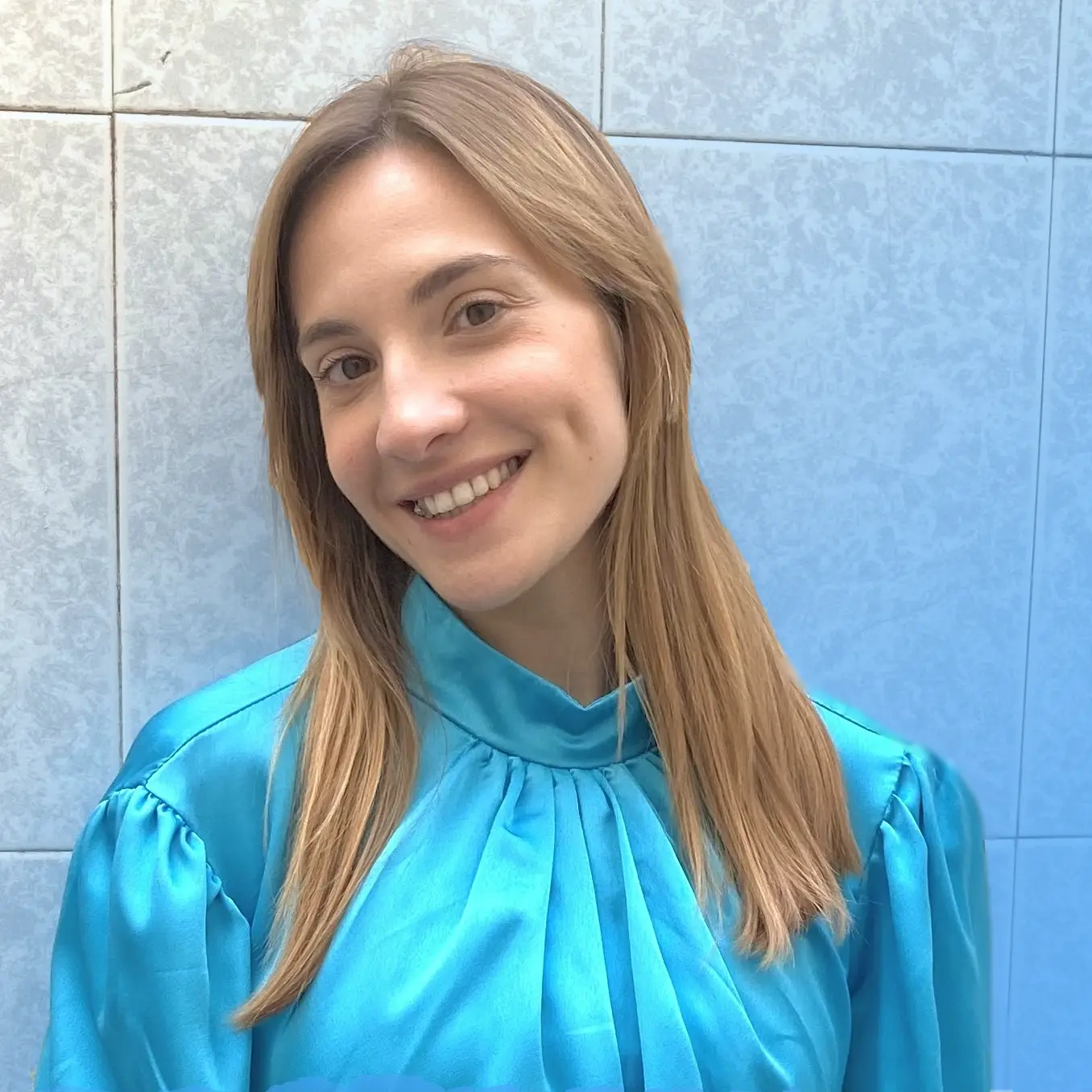 head shot of Laura de la Coba